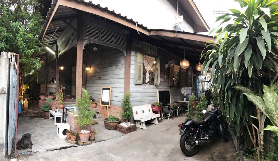 Dok Kaew House Bar