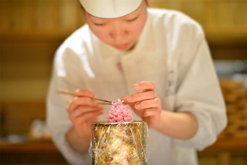 Female Chef Creates Kaiseki Dish At Tsurutokame