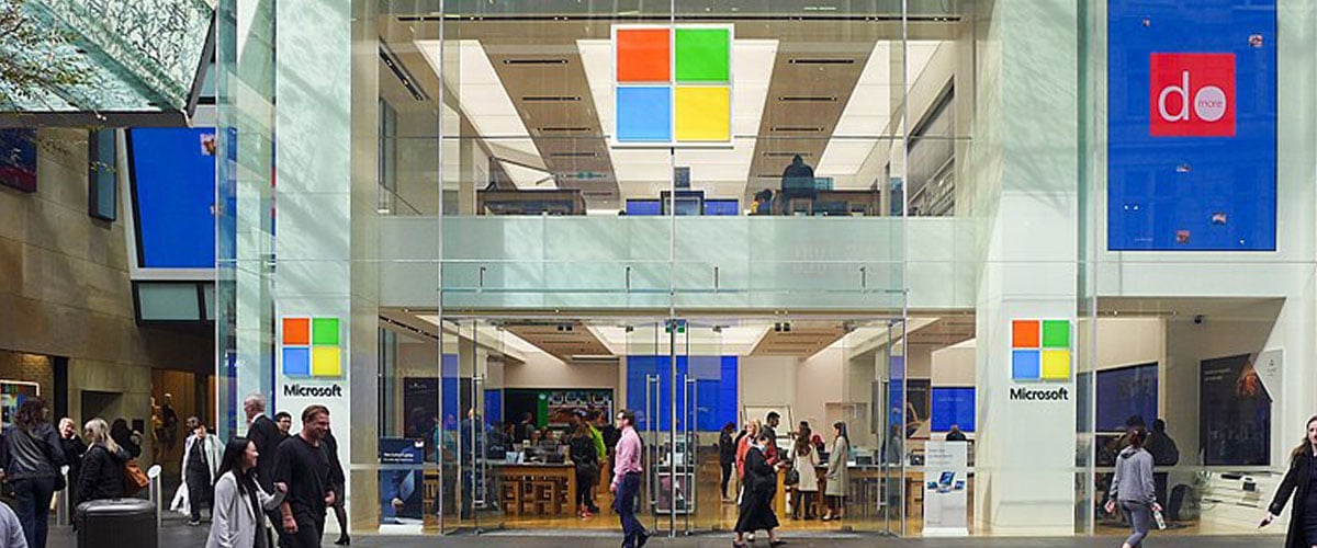 Microsoft to close retail stores