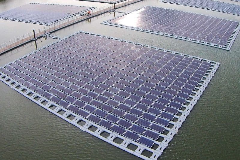 Green Infrastructure APAC City Guide_floating solar-panel farms_singapore